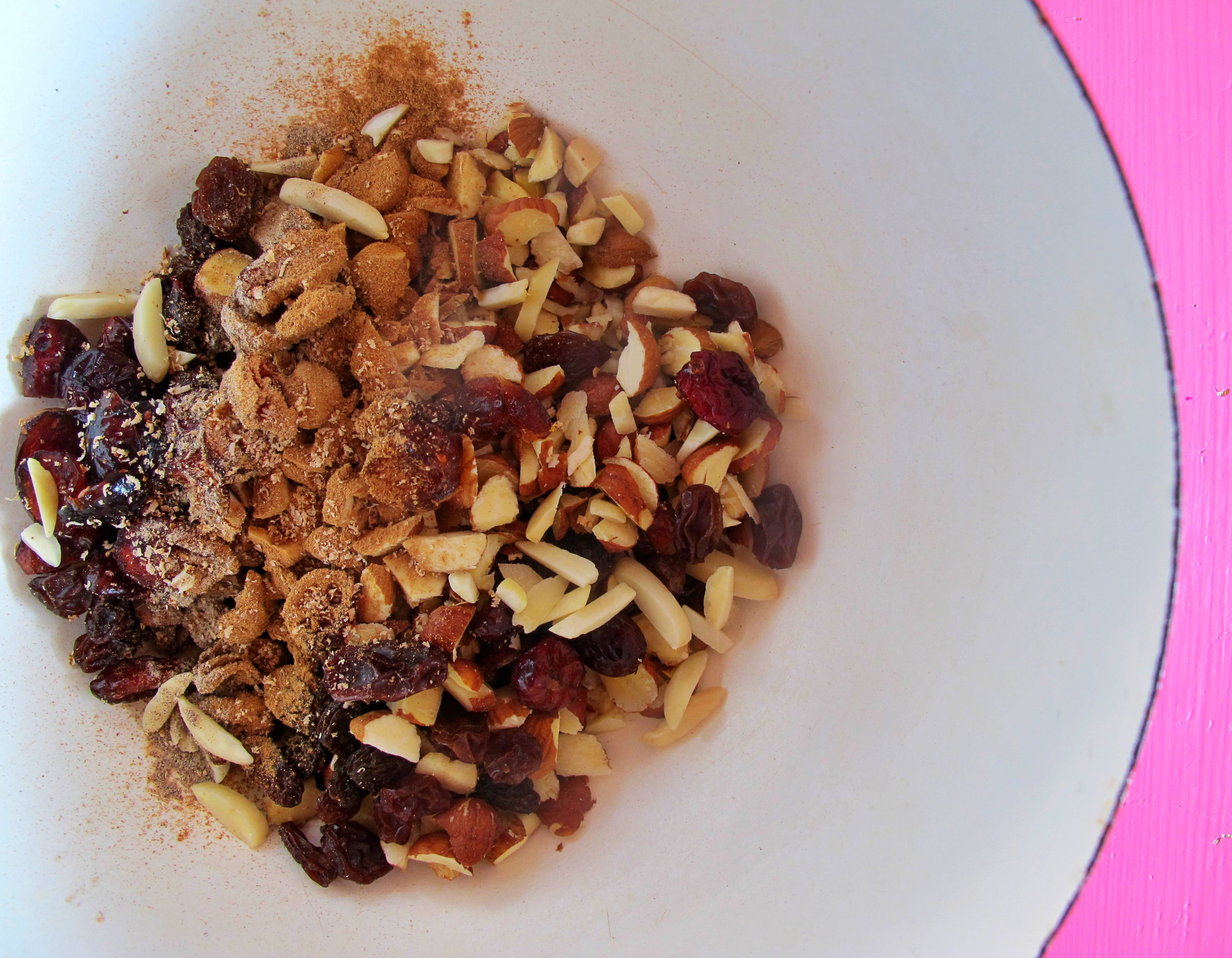 apple-crumble vegan-apple-crummble glutenfrei-crumble ayurveda-dessert rolling tiger copyright by julia-wunderlich 2